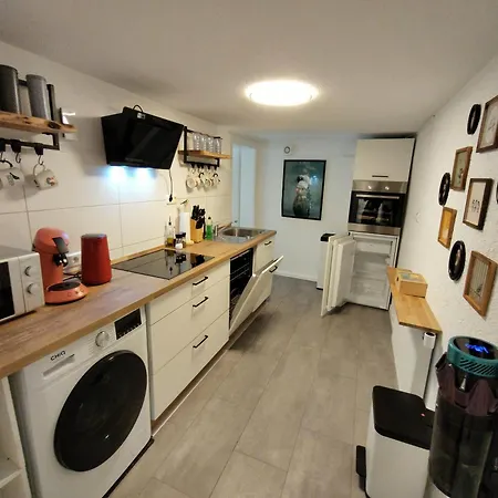 Bird's Nest In Der Altstadt Voll Ausgestattete Kueche Smart-tv